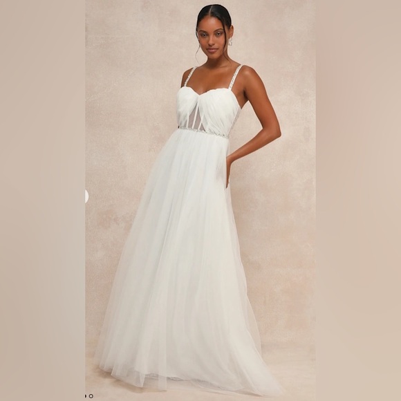 White Dress - Picture 3 of 4